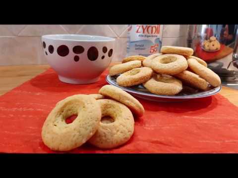 La tazza magica: latte e biscotti pronti con un solo beccuccio!